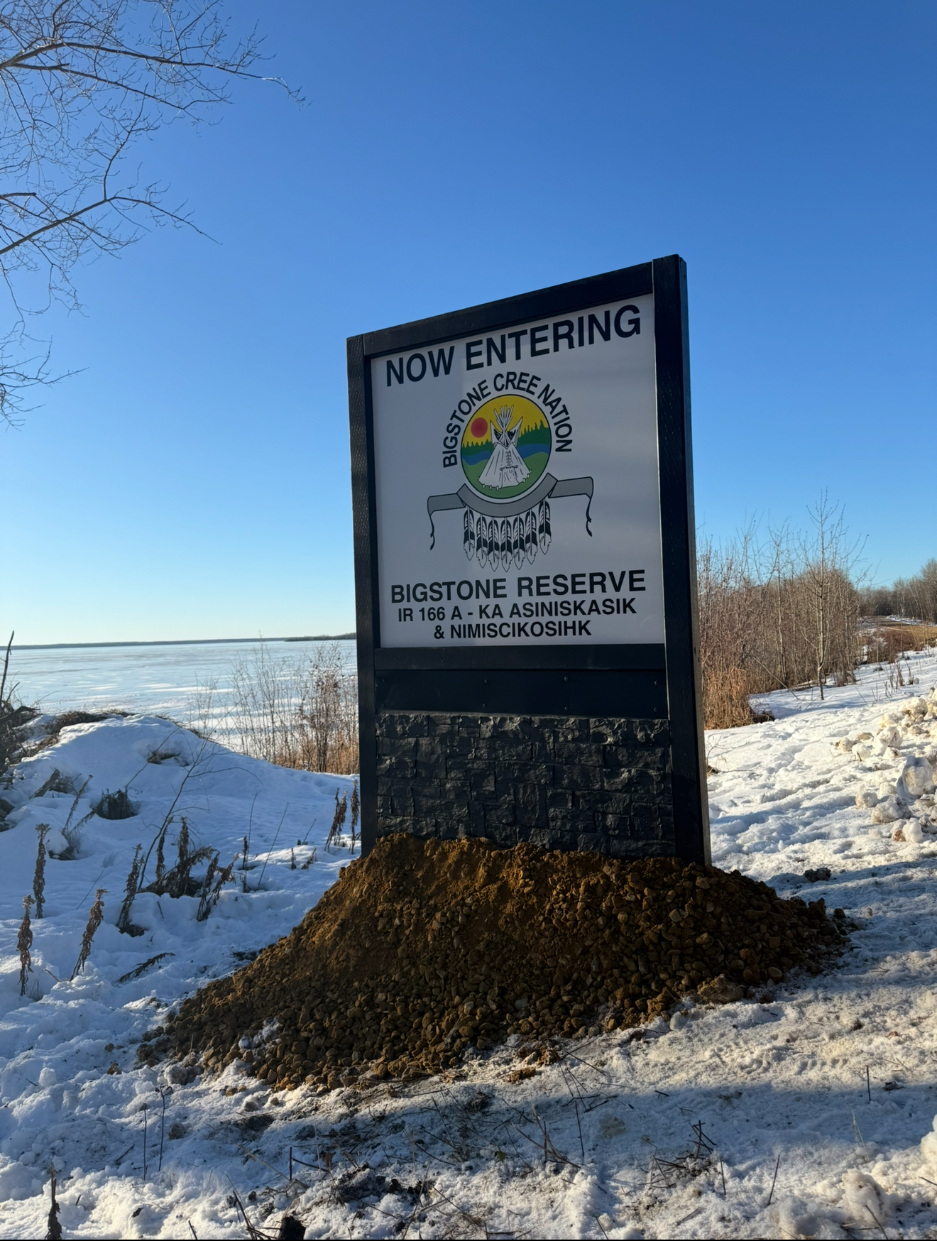Bigstone Reserve IR 166A Ka Asiniskasik and Nimiscikosihk signage, daytime lakefront